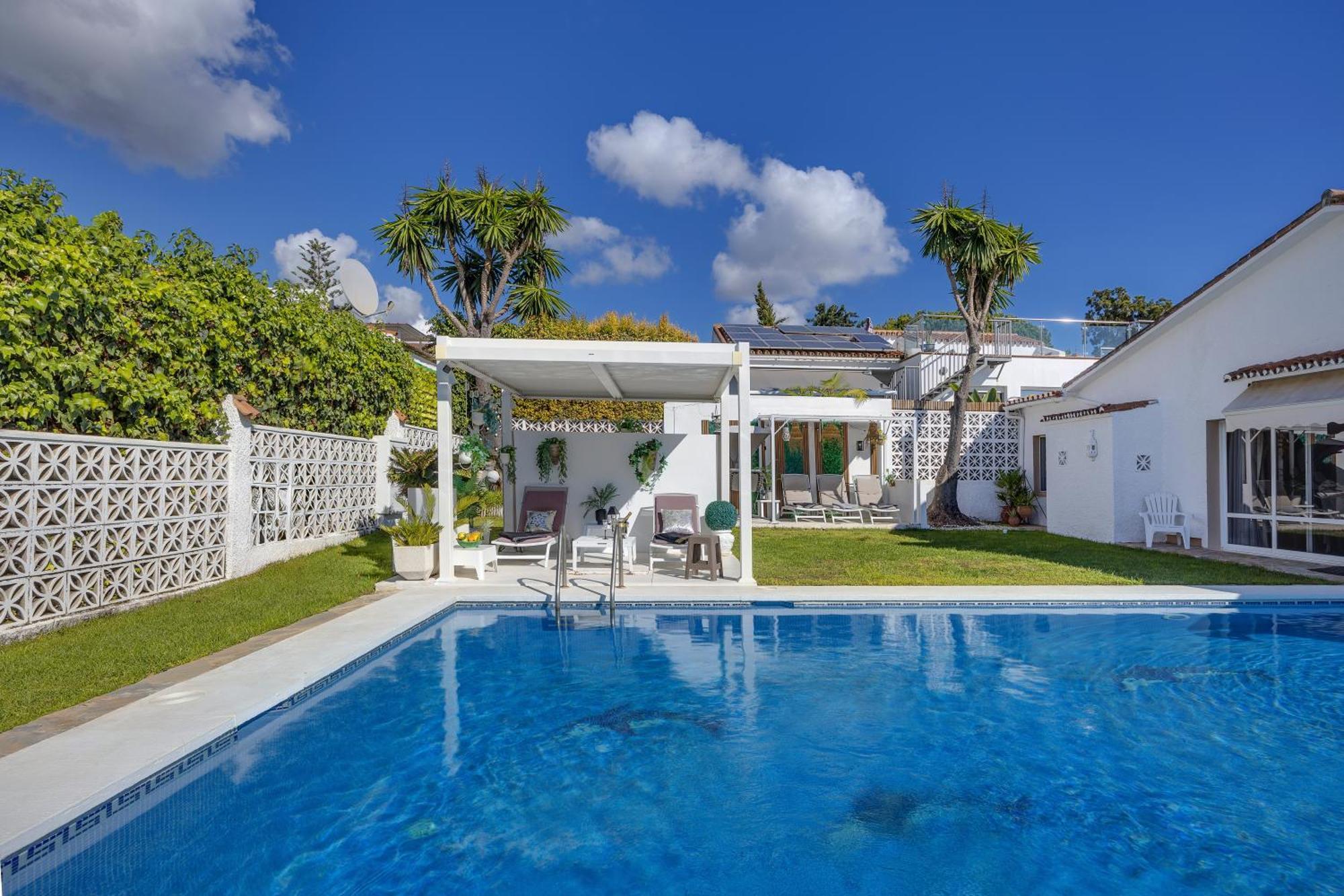 Villa Casacara Marbella Beachside Costabella -Spain Dış mekan fotoğraf