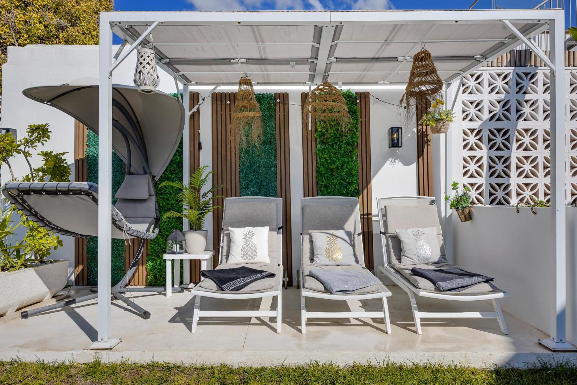 Villa Casacara Marbella Beachside Costabella -Spain Dış mekan fotoğraf