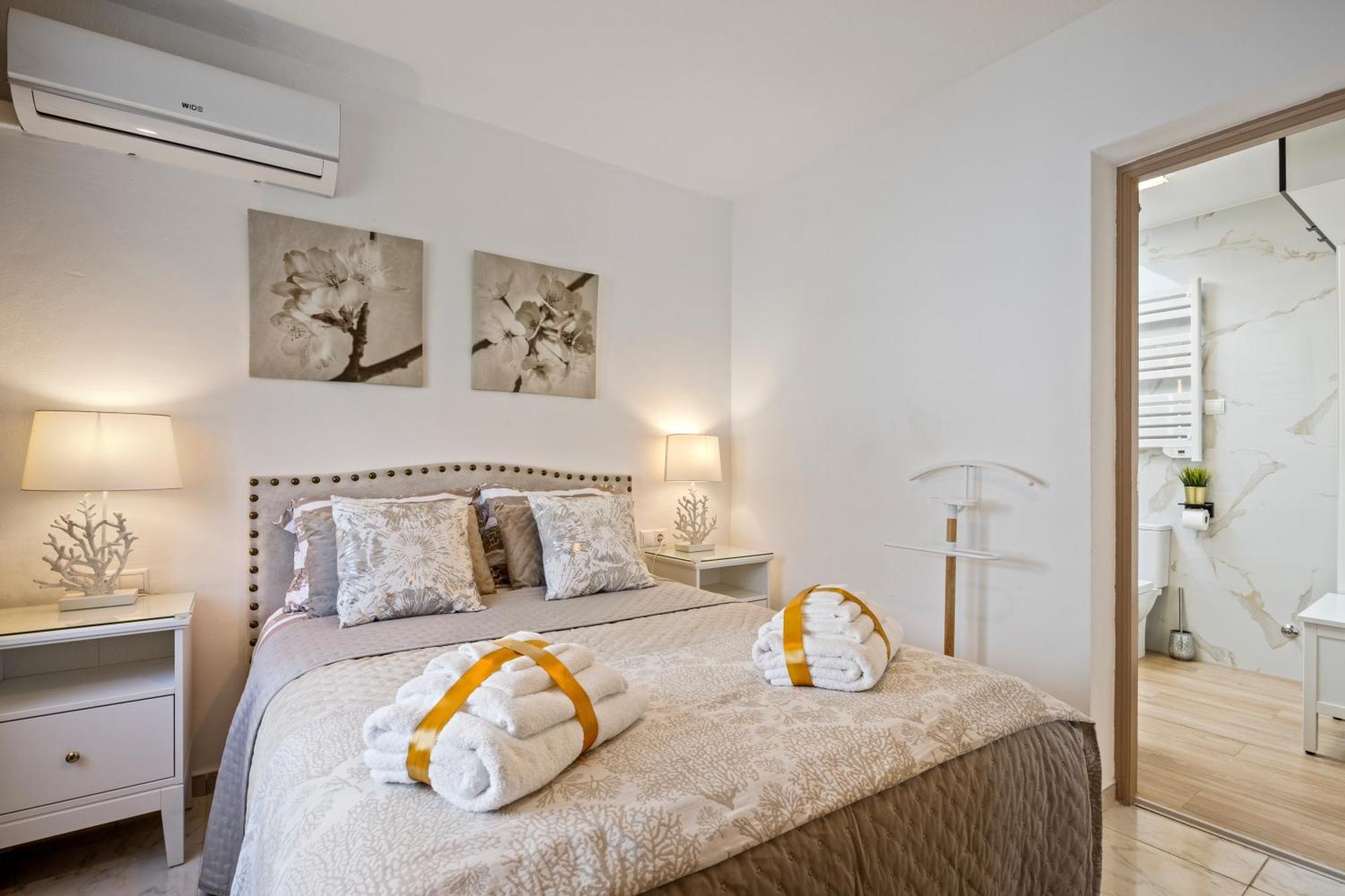 Villa Casacara Marbella Beachside Costabella -Spain Dış mekan fotoğraf