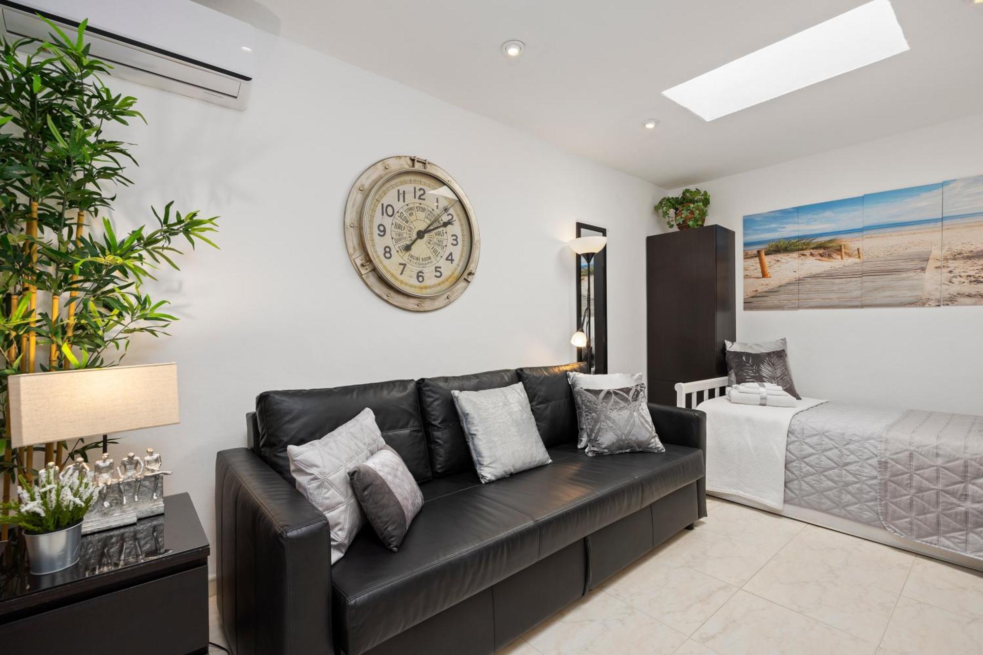 Villa Casacara Marbella Beachside Costabella -Spain Dış mekan fotoğraf